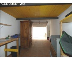 PALAMÓS: Zona Sant Joan, se vende garage cerrado de 25 m2. aprox. con aseo