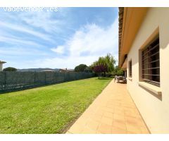 SANT ANTONI DE CALONGE: MAGNÍFICA CASA UNIFAMILIAR  SOBRE PARCELA DE 1086 M2, CON GARAJE Y JARDÍN.