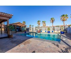 CAMPO INTERNACIONAL- CHALET de 3 niveles, Parcela de 690 m2, 6 dormitorios, piscina, bodega.