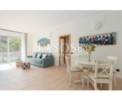 Amplio Piso de 4 Habitaciones con Terraza en Hostafrancs