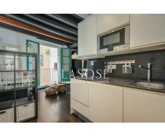 Precioso estudio en alquiler en Calle Petritxol