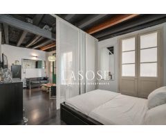 Precioso estudio en alquiler en Calle Petritxol