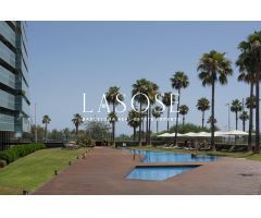 Ático de lujo con piscina privada y vistas panorámicas al mar y Barcelona — Illa del Mar, Diagonal