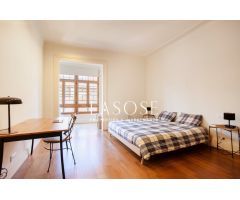 Luminoso apartamento de 3 dormitorios, en alquiler en el corazón de Vila de Gràcia.