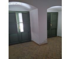 CONJUNTO DE 4 VIVIENDAS Y NEGOCIO DE HOSTELERÍA EN LA EMBLEMÁTICA PLAZA DE LA CORREDERA.