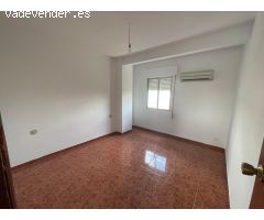 PISO CON NAVE DE 250 METROS EN CHARCA MUSIA
