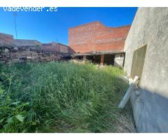 NAVE CON POSIBILIDAD DE HACER VIVIENDA CON PATIO DE 260 METROS