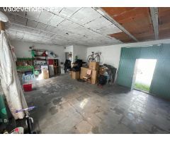 NAVE CON POSIBILIDAD DE HACER VIVIENDA CON PATIO DE 260 METROS