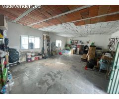 NAVE CON POSIBILIDAD DE HACER VIVIENDA CON PATIO DE 260 METROS