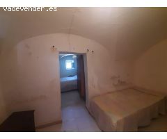 Casa para reformar con patio en Botija