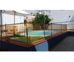 Bonito apartamento con piscina comunitaria en pleno centro.
