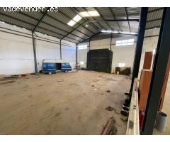 NAVE DE UNOS 600 METROS EN CHARCA MUSÍA