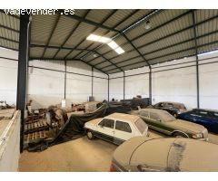NAVE DE UNOS 600 METROS EN CHARCA MUSÍA