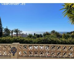 Villa en con vistas panorámicas al mar Mediterráneo en la zona de les Bassetes.