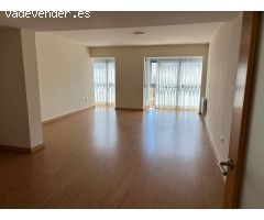 ALQUILER  PISO  CENTRO DE CARTAGENA CON PLAZA DE GARAGE SIN MUEBLES