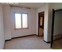 AMPLIO PISO EN NOVELDA JUNTO COLEGIOS SAN JOSE DE CLUNY Y CEIP GOMEZ NAVARRO