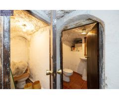 Cueva en el Sacromonte con magnífica ubicación.