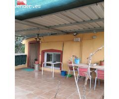 Se alquila casa de campo con parcela compartida