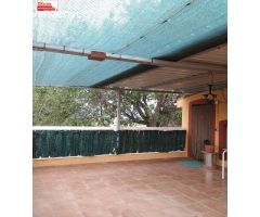 Se alquila casa de campo con parcela compartida
