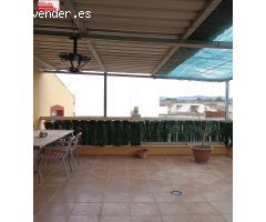 Se alquila casa de campo con parcela compartida