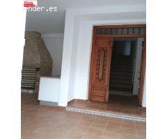 Se alquila casa de campo con parcela compartida