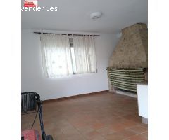 Se alquila casa de campo con parcela compartida