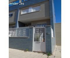 CHALET ZONA NUEVO CÁCERES - CÁCERES -