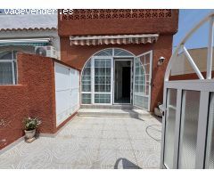 Chalet adosado cerca de la Laguna Rosa de Torrevieja por solo 110.000€