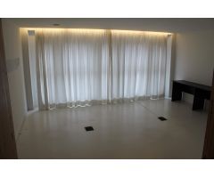 Se vende (o alquila) oficina en edificio de oficinas con ascensor en Reina Victoria!!!