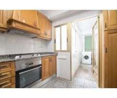 Se alquila piso de 3 habitaciones y balcón junto Ceu y Puente de la Virgen!!