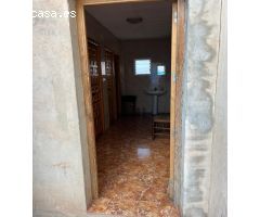 Se vende nave con 750 metros de nave y otros 750 metros de terreno en Carretera Crevillente!!!