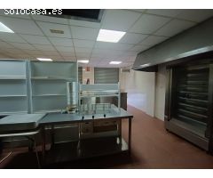 VENTA LOCAL COMERCIAL EQUIPADO DE NEGOCIO DE HOSTELERÍA