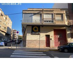 Se vende edificio en Altabix a 2 calles!Actualmente con 2 viviendas en Planta Alta, locales y sótano
