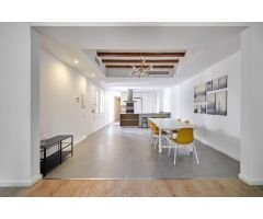 Lujosa vivienda amplia y reformada frente a Las Ramblas