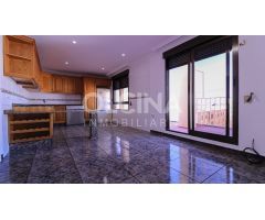 Ático en venta con terraza y patio-galería en una sola planta en plena avenida Constitución Ibi