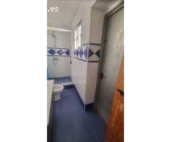 CASA DE TRES DORMITORIOS EN ALGECIRAS -  ZONA LA GRANJA