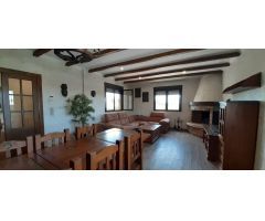 CHALET CON PISCINA EN LA HOYA