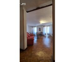 GESPAIN ACTIVIDADES INMOBILIARIAS OFRECE PISO EN CASCO HISTÓRICO.