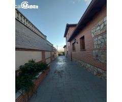 CHALET EN VENTA EN CASARRUBIOS DEL MONTE