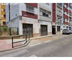 magnifico local comercial en la zona de las colinas