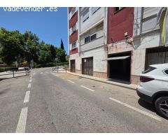 magnifico local comercial en la zona de las colinas