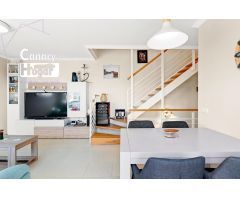 **Apartamento duplex de lujo con vistas al mar y al golf**