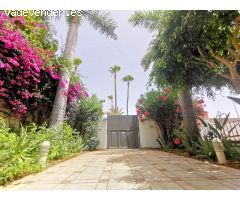 Espectacular villa, totalmente renovada y situada en medio de jardines en Costa Adeje