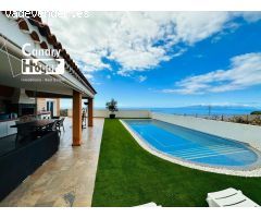 Villa en venta en Piedra Hincada con vistas panoramicas hacia la costa y la gomera