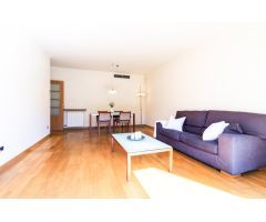 Planta baja con terraza y zona comunitaria con piscina