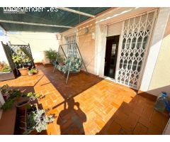 Casa de Planta Baja y dos Plantas Altas, de 4 Dormitorios, 3 Baños, y Terraza de 35 m2
