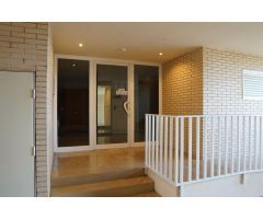 Piso en venta en Deltebre con piscina comunitaria y plaza de parking