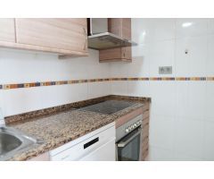 Piso en venta en Deltebre con piscina comunitaria y plaza de parking
