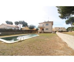 CHALET DE LUJO CON GRAN PARCELA EN SEGUR DE CALAFELL CENTRO