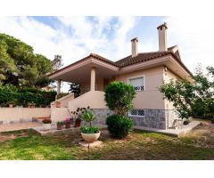 ESPECTACULAR CHALET CON PARCELA INDEPENDIENTE Y GARAJA EN SEMISÓTANO URBANIZACION ROCHE ALTO
